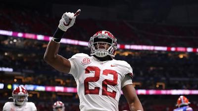 Alabama's Najee Harris Stuns Notre Dame With Insane Hurdle