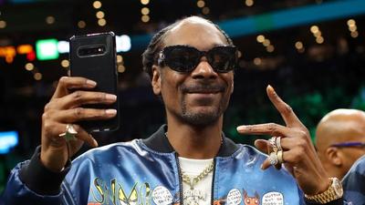 Snoop Dogg Wins AEW Match With "Snoop Splash"