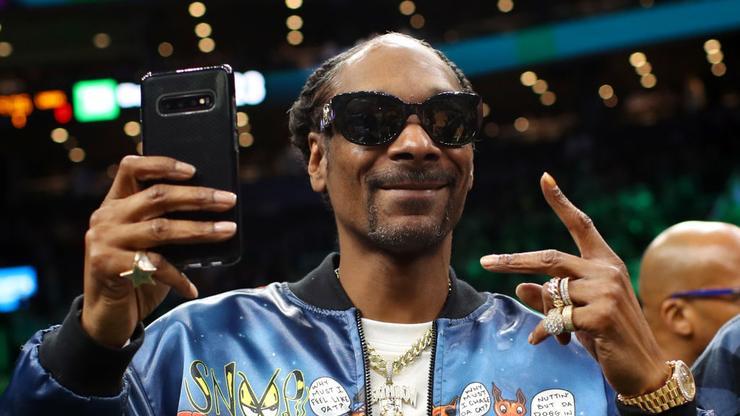Snoop Dogg Wins AEW Match With "Snoop Splash"