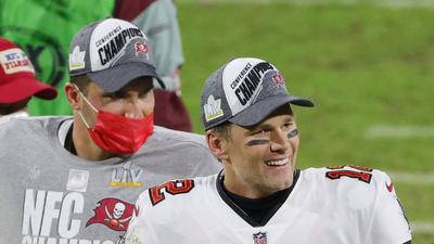 Tom Brady & Rob Gronkowski Rock Out To Diddy After Big Win