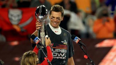Tom Brady Berated By Lombardi Trophy Designer's Daughter