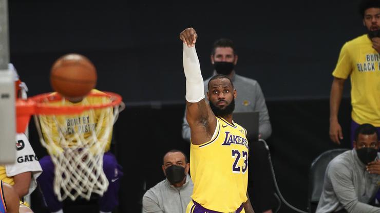 LeBron James Shows Off Kobe Bryant & Nipsey Hussle Tribute