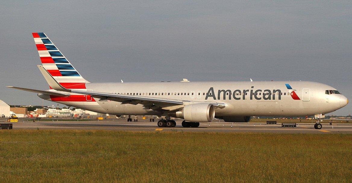 American Airlines Pilot Has Possible UFO Spotting