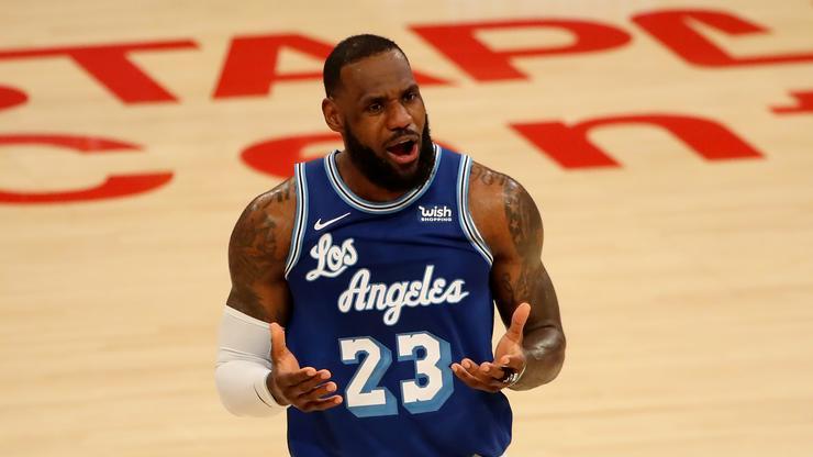 LeBron James Called Out By Zlatan Ibrahimovic For Being Political