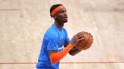 Thunder & Hawks Confuse Fans After Wearing Clashing Uniforms