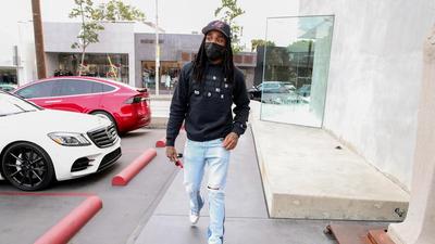 Quavo Impresses Fans With Blindfolded Free-Throw