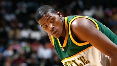 Kevin Durant Rookie Card Breaks Record At Auction