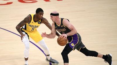 Alex Caruso Evaluated After Terrifying Blow To The Head