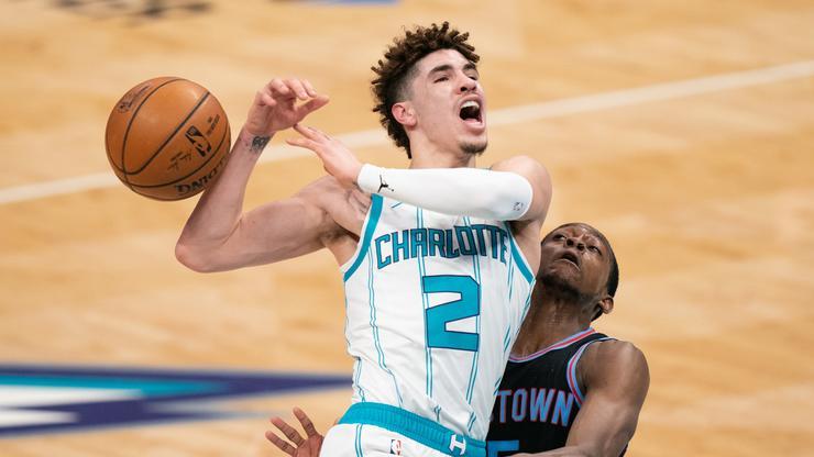 LaMelo Ball's Wrist Injury Shocks & Disappoints Fans