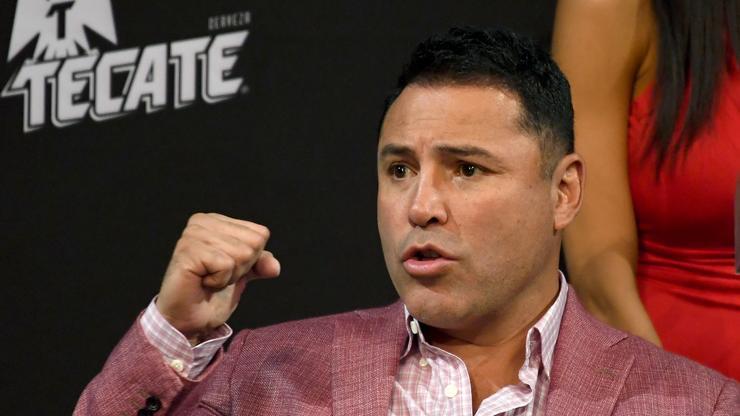 Oscar De La Hoya Claims He's Coming Back To Boxing