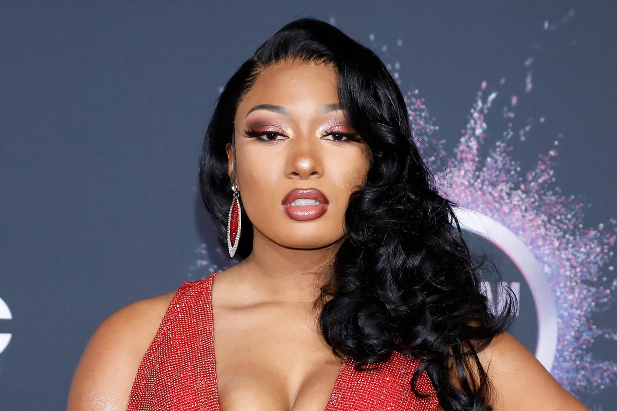 Megan Thee Stallion Flirts With Yung Miami On Twitter: “I Wanna Date”