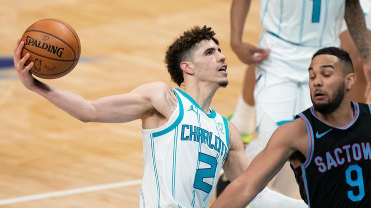 LaMelo Ball Continues To Practice Despite Wrist Injury: Watch