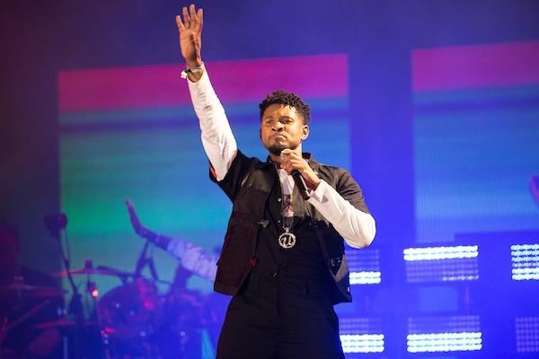 Usher Flamed On Internet For Allegedly Throwing Fake “Ush Bucks” at Strip Club