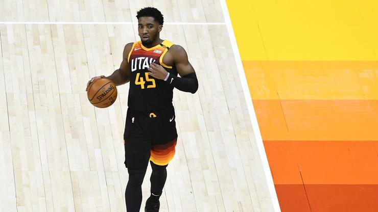 Donovan Mitchell To Receive MRI After Awkwardly Landing On Ankle