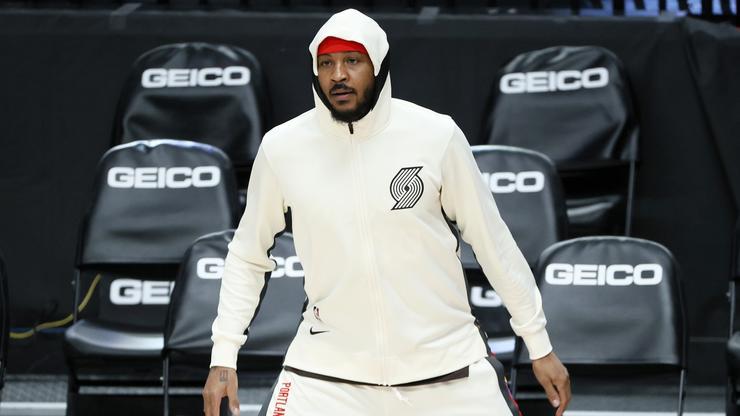 Carmelo Anthony Hilariously Fails The "Pass The Phone" Challenge