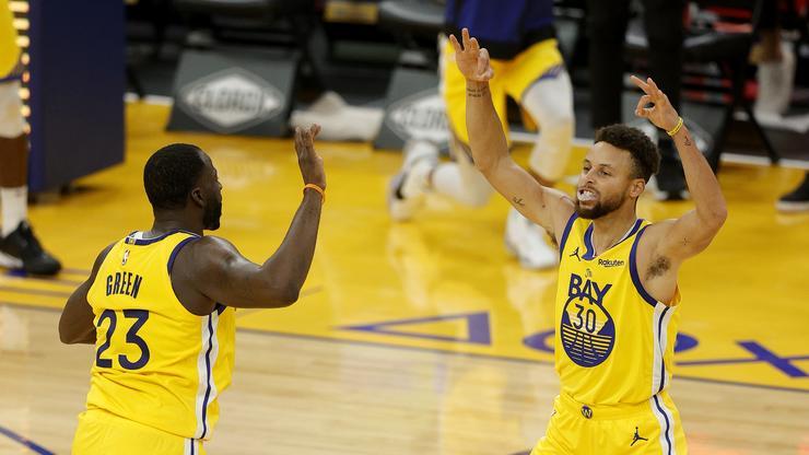Steph Curry Calls Draymond Green "Smartest Basketball Player I've Played With"
