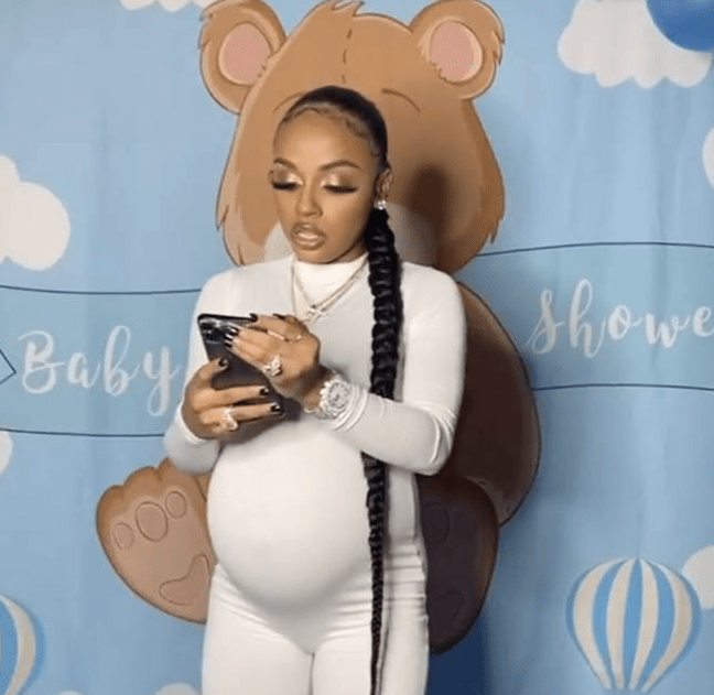 Yaya Mayweather Gives Mommy Update