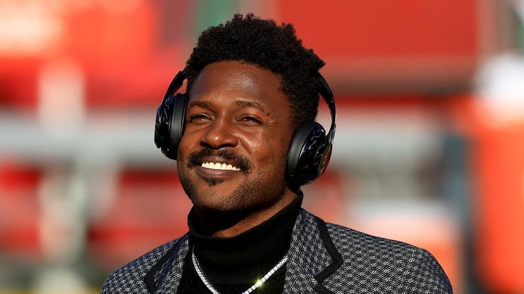 Antonio Brown Takes On 6ix9ine During Football Workout