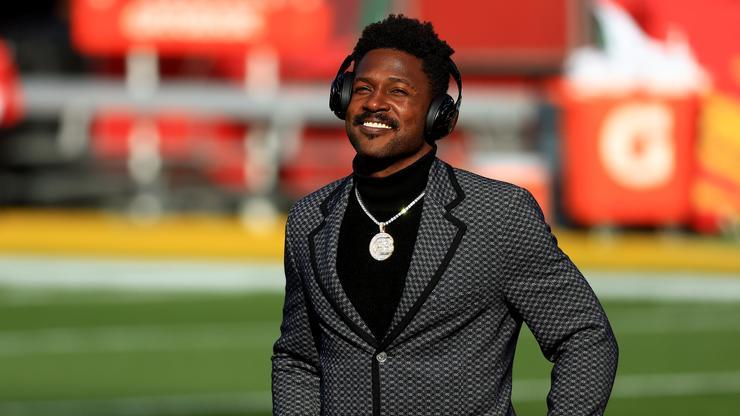 Antonio Brown Faces Civil Lawsuit Over Moving Truck Fiasco