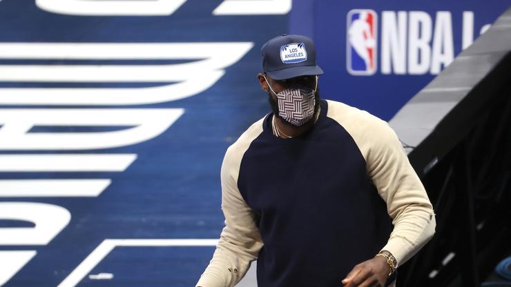 LeBron James Looking To Close In On This Playoff Record Against Suns