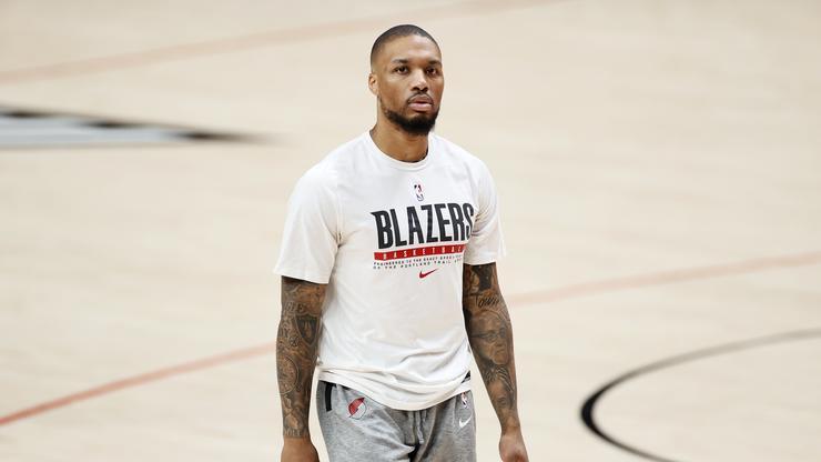 Damian Lillard Flexes On Fan Who Questioned His Recent Outfit