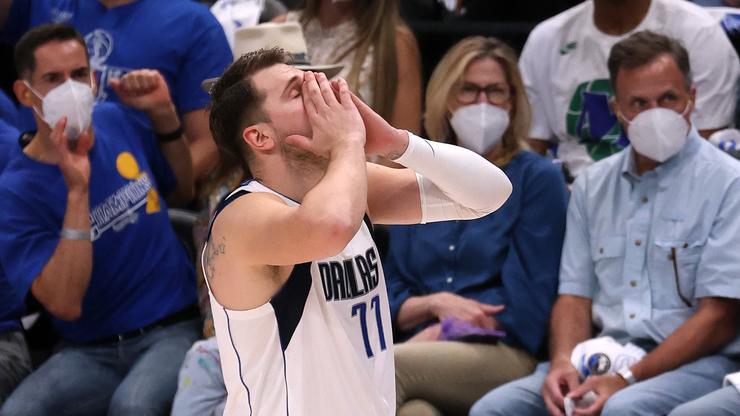 Luka Doncic Beats Himself Up In The Midst Of Blowout Loss: Watch