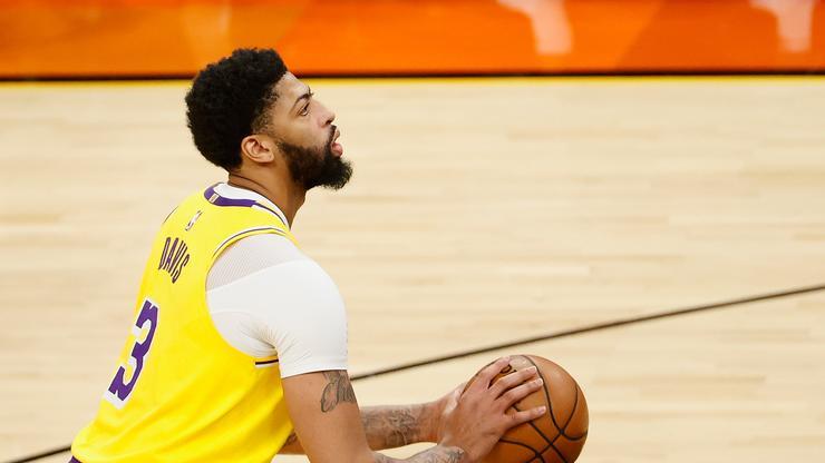 Anthony Davis Listed As "Unlikely" For Game 5 Vs. Suns