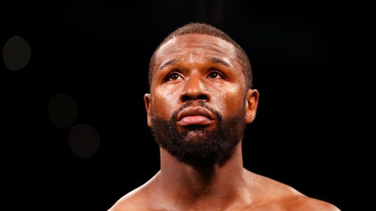 Floyd Mayweather Flexes On His Critics After Logan Paul Fight