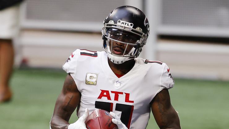 Julio Jones Shows Off Spectacular Form During First Titans Practice