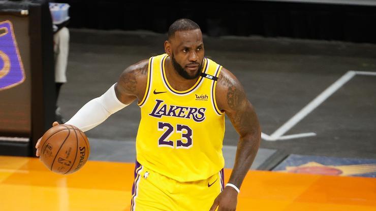 Lakers Make LeBron James' Number Change Official