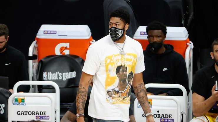 Anthony Davis Gives An Update On His Groin Injury During Twitch Stream