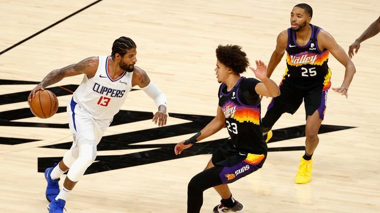 Suns And Clippers Fans Get Into Massive Brawl After Game 1