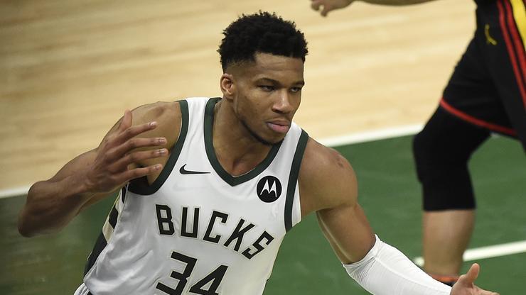 Giannis Antetokounmpo Reacts To Khris Middleton's Monstrous Game 3