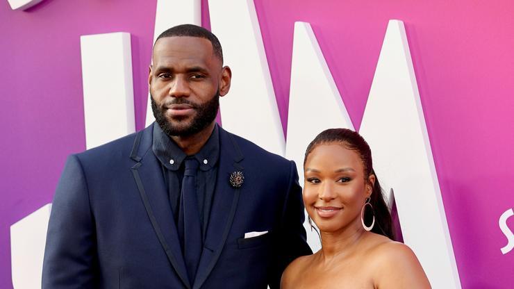 Lebron James' Wife Savannah Stuns On Red Carpet Of "Space Jam 2" Movie Premiere