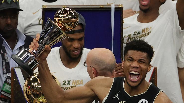 Giannis Antetokounmpo & Bucks Show Out During Championship Parade