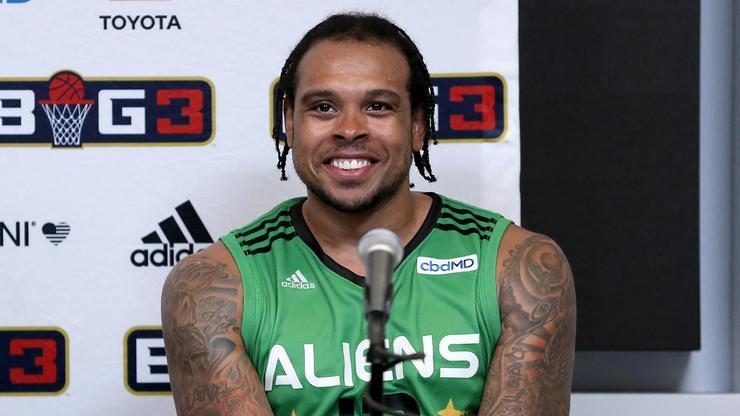 Twitter Reacts To Unflattering Viral Photo Of Shannon Brown