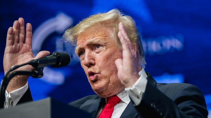 Donald Trump Uses LeBron James As Punchline For Transphobic Joke