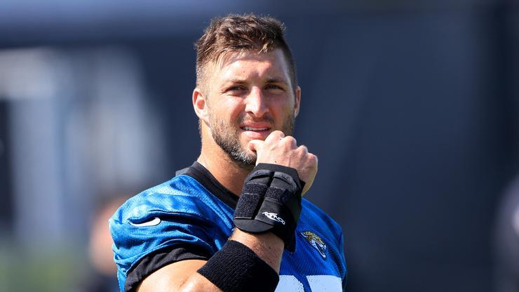 Tim Tebow Shows Off Tight End Skills During Training Camp