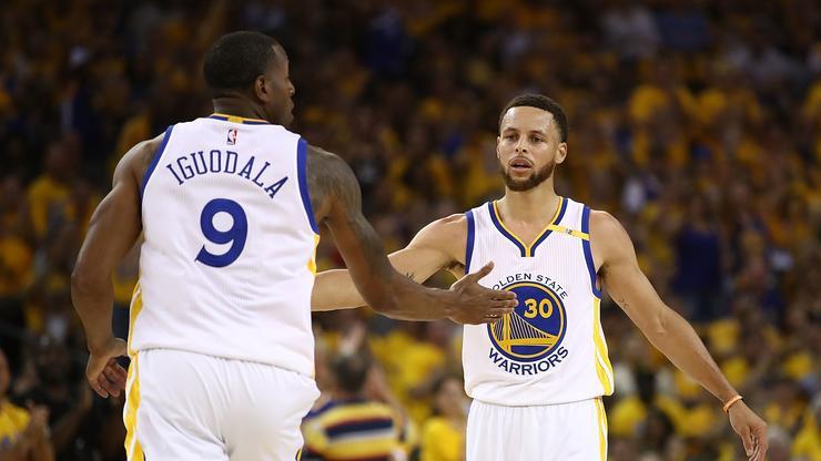 Steph Curry Welcomes Andre Iguodala Back To Golden State