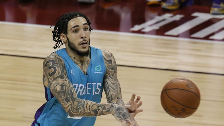 LiAngelo Ball Stuns Summer League Crowd With Buzzer-Beater
