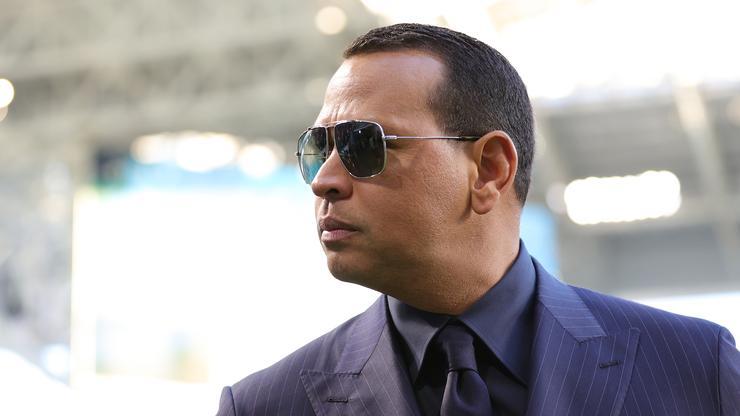 Alex Rodriguez Dances With Three Women Amid J-Lo & Ben Affleck Romance