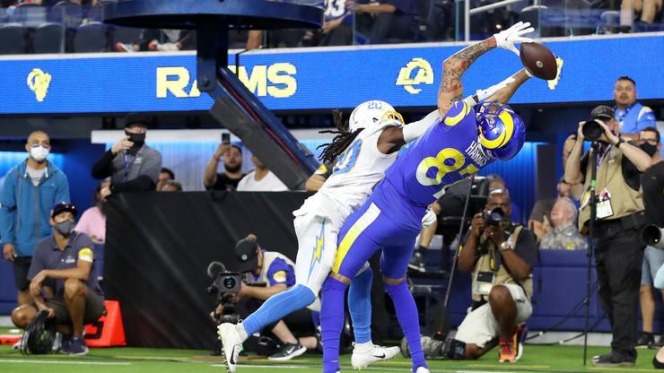 Rams & Chargers Fans Get Into Bloody Fight In The Stands