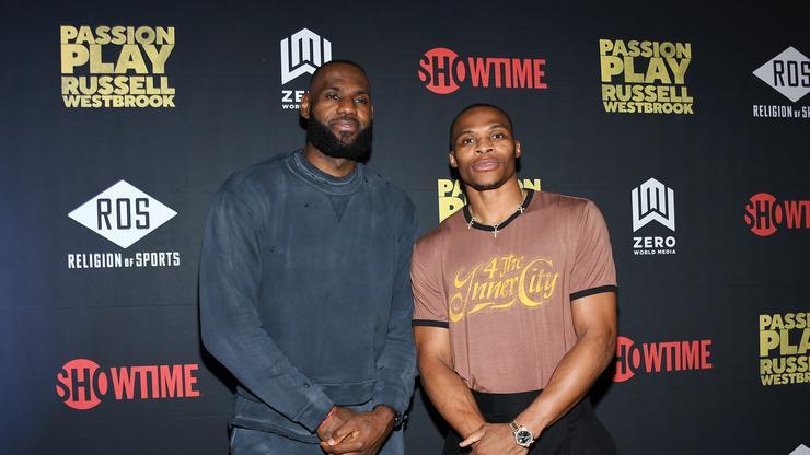 LeBron James & Russell Westbrook Amazed By Dwight Howard 3-Pointer