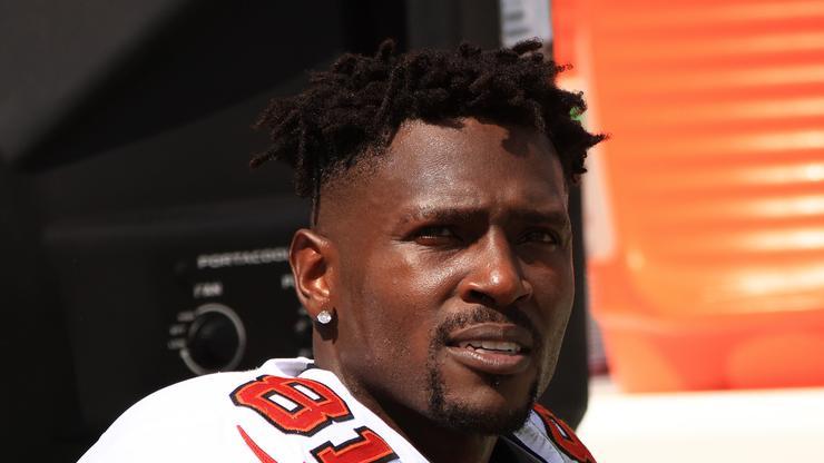 Antonio Brown Delivers Two-Word Hint On Injury Status