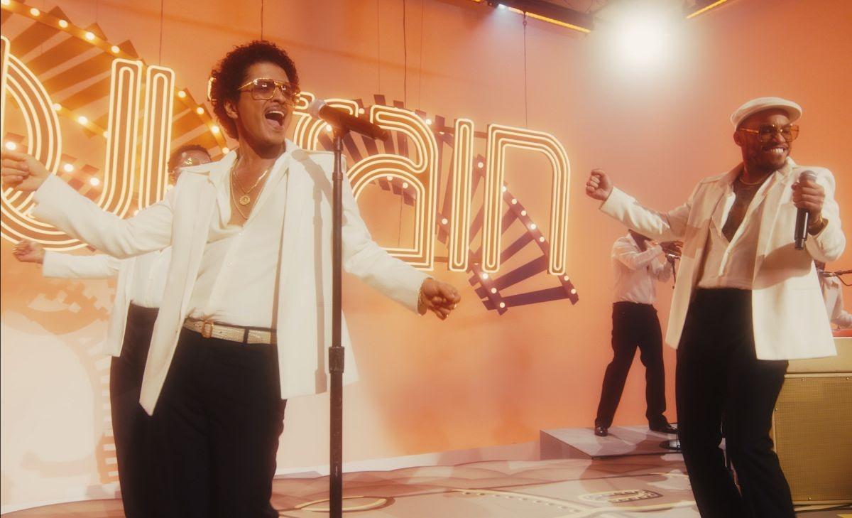 Silk Sonic and Jazmine Sullivan Have Big Nights at 2021 Soul Train Awards