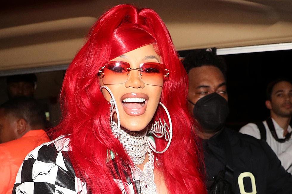 Cardi B Becomes First Female Rapper With Two Diamond Singles
