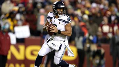 Russell Wilson Compares Himself To Steph Curry