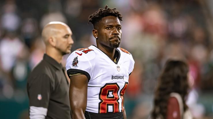 Antonio Brown's Former Chef Suing Him For $10K