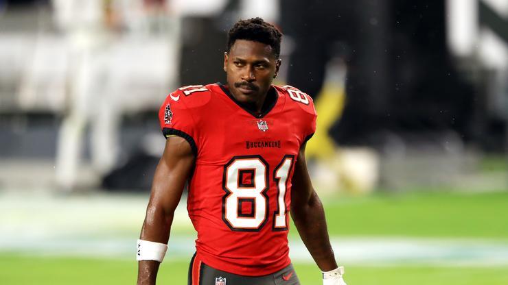 Antonio Brown Strips & Storms Off Field In Middle Of Game