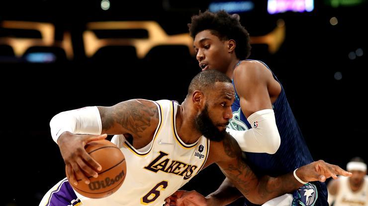 LeBron James Roasted For Horrific Effort On Opening Tip-Off